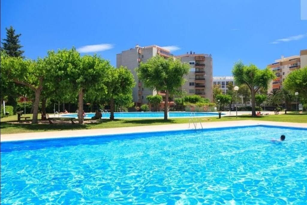 Palm Mediterrani Салоу Екстер'єр фото